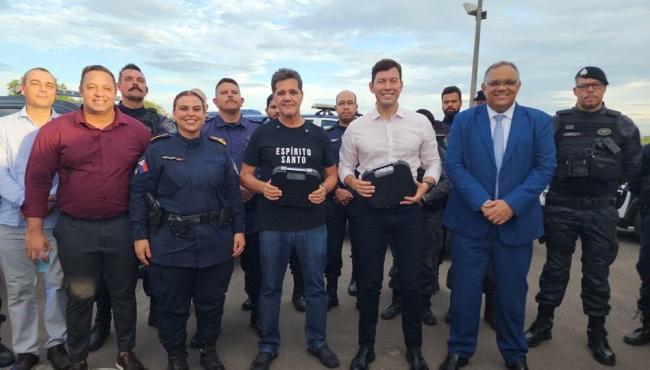 Governo do Espírito Santo entrega 300 pistolas para Guarda Municipal de Vila Velha