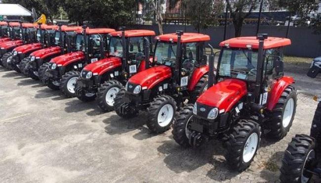 Governo do Espírito Santo entrega 85 máquinas e equipamentos agrícolas para municípios capixabas