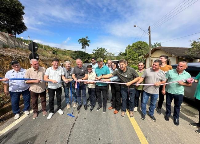 Governo do Espírito Santo entrega obra de recapeamento em Marilândia
