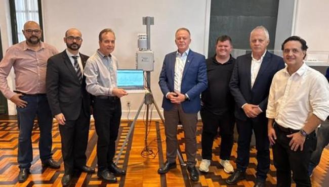 Governo do Espírito Santo firma acordos com empresas para aprimorar o monitoramento da qualidade do ar