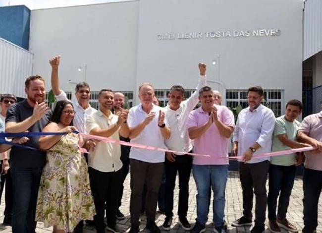 Governo do Espírito Santo inaugura centro de Educação Infantil e amplia número de vagas em Viana