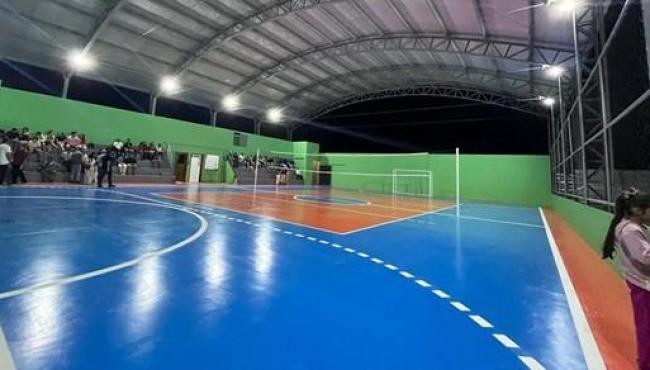 Governo do Espírito Santo inaugura quadra poliesportiva em Rio Novo do Sul
