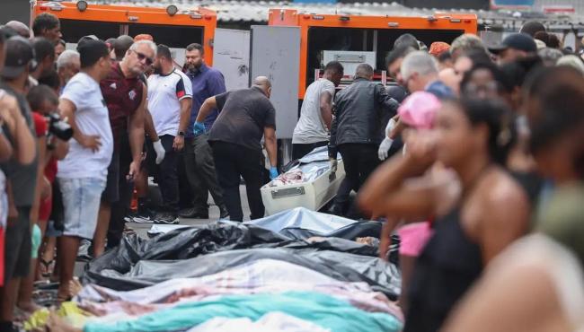 Governo do Rio estima 119 mortes; moradores retiram corpos da mata