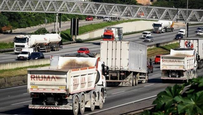 Governo lança programa com medidas para atender caminhoneiros