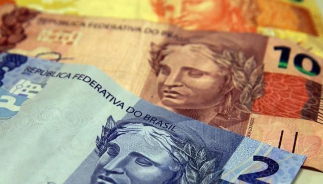 Governo muda regra de reajuste do salário mínimo para economizar até R$  11 bilhões ao ano