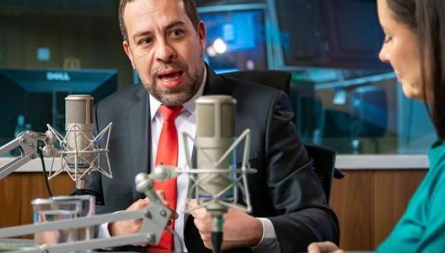 Governo na Rua: “Aproximar os vários programas do governo do presidente Lula das pessoas e territórios”, explica Boulos