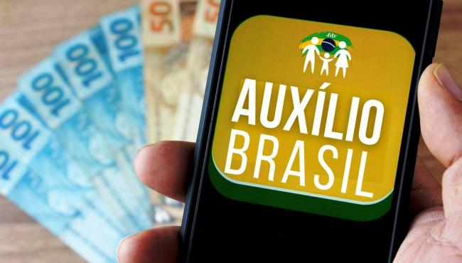 Governo quer MP para garantir Auxílio Brasil de R$ 400 em dezembro