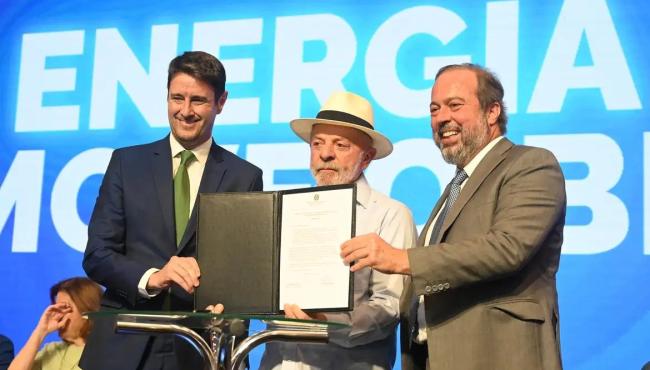 Governo renova contratos com distribuidoras de energia em 13 estados