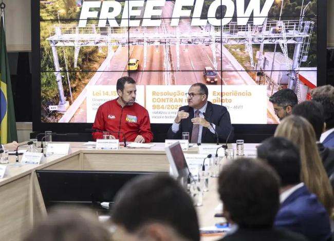 Governo suspende 3,5 milhões de multas por não pagar pedágio