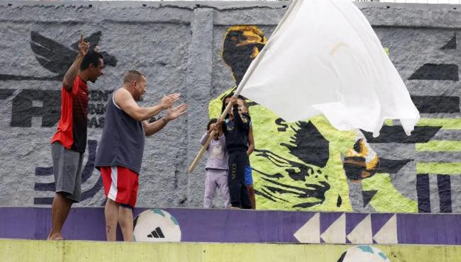 Governos do RJ e federal discutem formas de reduzir entrada de armas