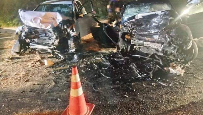 Grave acidente deixa 4 feridos e trecho da BR-101 é interditado em Guarapari, ES