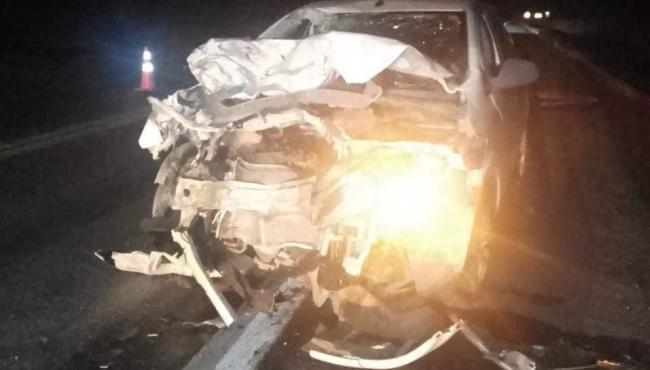 Grave acidente entre carro e motos na BR-101 deixa dois mortos, em Aracruz, ES