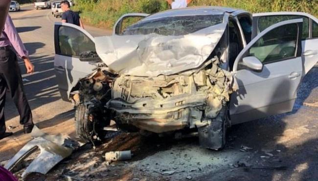 Grave acidente entre dois carros na ES-080 deixa um morto e seis feridos