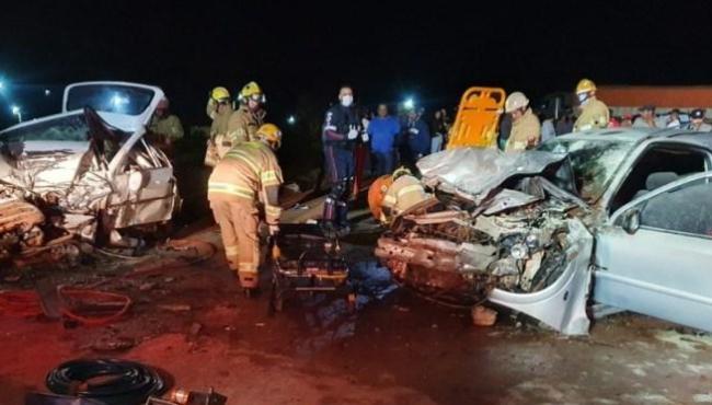 Grave acidente na BR-251 deixa 3 mortos e 5 feridos 