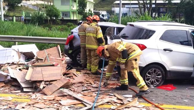 Grave acidente na BR-393 deixa cinco mortos e nove feridos