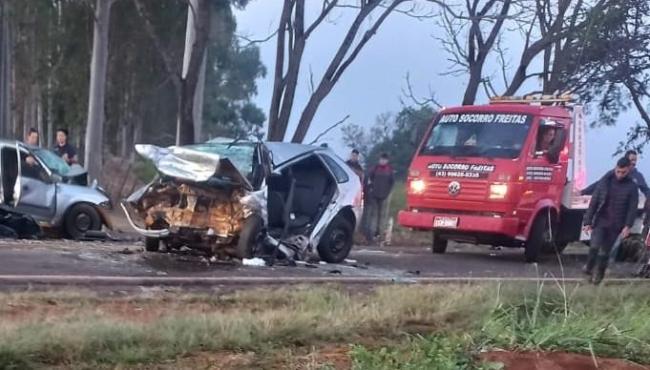 Grave acidente na PR 436 deixa quatro pessoas mortas