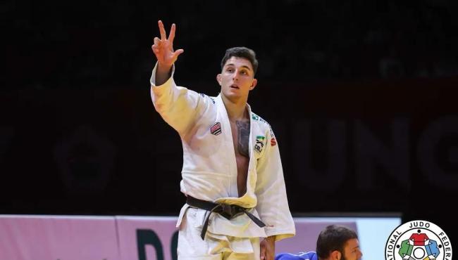 Guilherme Schimidt é ouro e país fecha Grand Slam de judô com 3 pódios