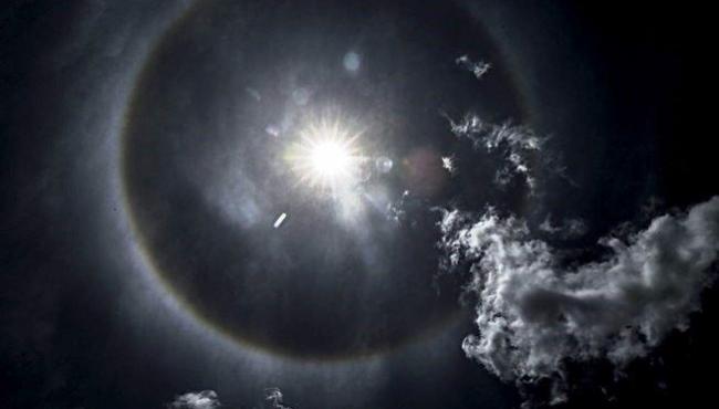 Halo solar é visto no céu de Brasília neste sábado (7)