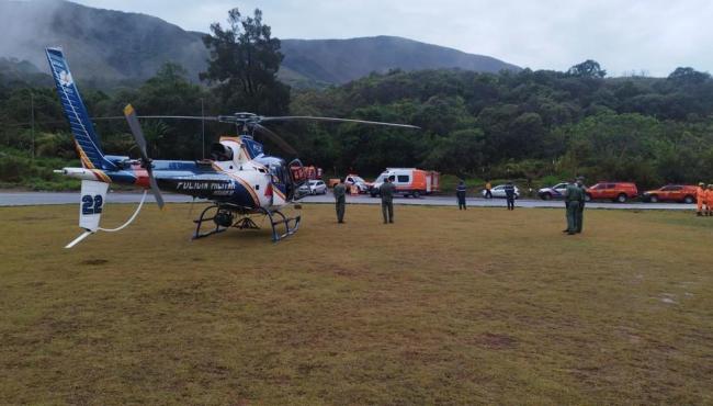 Helicóptero dos bombeiros cai e mata tripulação durante buscas de monomotor em MG