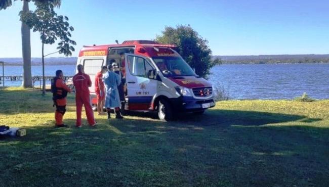 Homem cai de uma altura de 60 metros após acidente com parapente