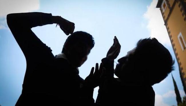 Homem é agredido pelo marido de sua amante