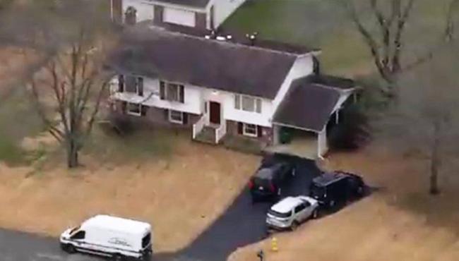 Homem é encontrado morto em casa cercado por mais de 125 cobras