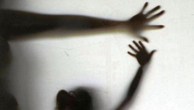 Homem é preso após estuprar e enviar vídeos de sexo para afilhado de 13 anos