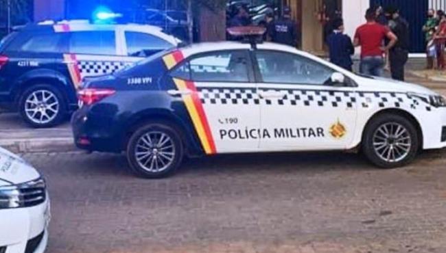 Homem invade apartamento e esfaqueia ex-mulher e o namorado dela