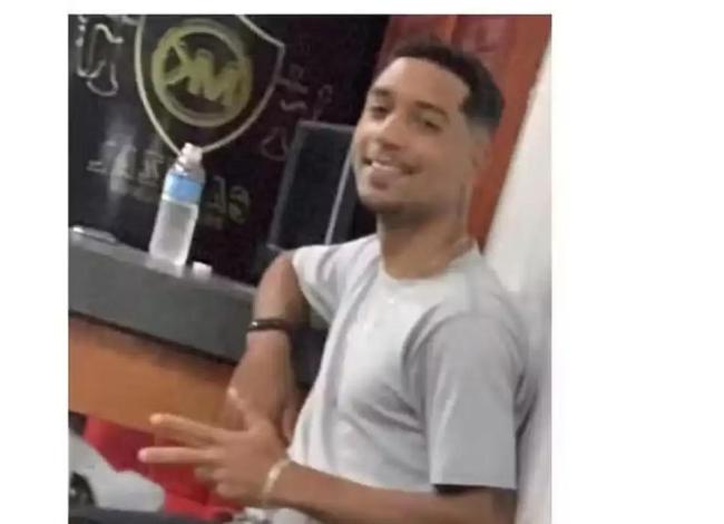 Homem que matou mulher em joalheria deixa hospital e é preso