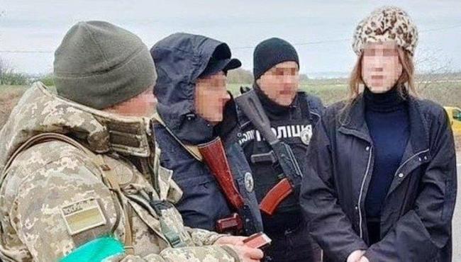 Homem se veste de mulher para não servir ao exército ucraniano