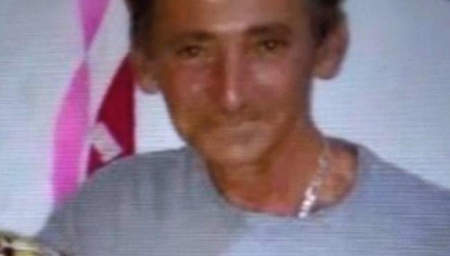 Homem tem crise de pânico, foge de pronto-socorro com eletrodos pelo corpo e é encontrado morto
