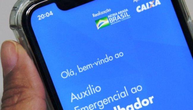 Homem usa auxílio emergencial para contratar garota de programa