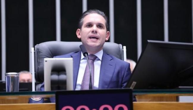 Hugo Motta destaca aumento do poder de compra da população com fim da “taxa das blusinhas”