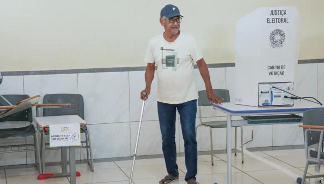 Idosos superam dificuldades e ressaltam importância do voto
