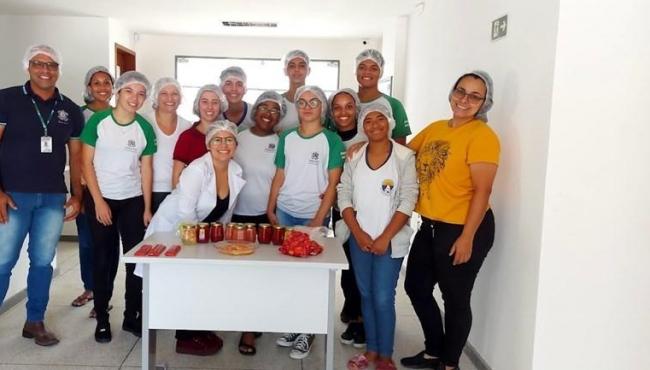 Incaper promove capacitação de alunos de curso técnico em Agropecuária de Conceição do Castelo, ES