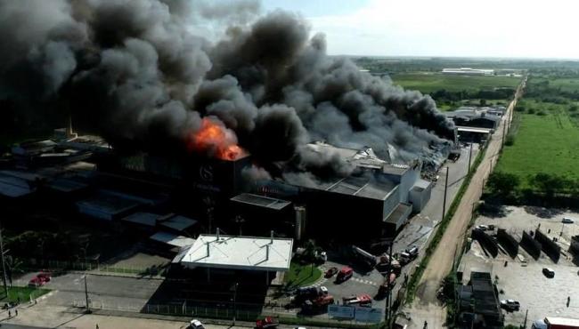 Incêndio atinge fábrica da Cacau Show em Linhares, no Norte do ES