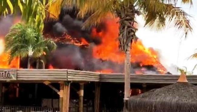 Incêndio atinge o resort de luxo Hot Park, em Rio Quente