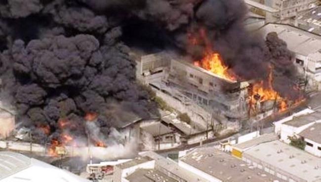 Incêndio de galpão em Barueri, na Grande SP, deixa 4 mortos, incluindo um bebê