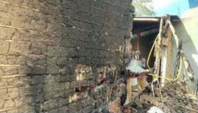 Incêndio destrói parte de memorial de comunidade quilombola, em Conceição da Barra, ES