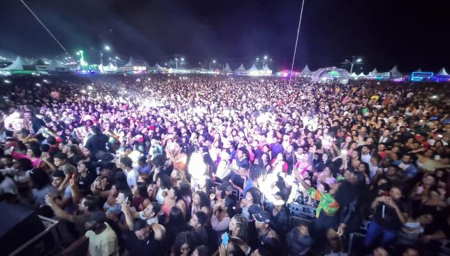 Inesquecível: primeiro dia de festa leva mais de 100 mil pessoas à ExpoSama, em São Mateus, ES