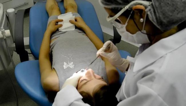 Iniciativa seleciona jovens para tratamento odontológico gratuito