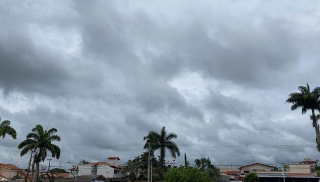 Inmet emite alerta vermelho de chuvas intensas para 71 cidades do ES