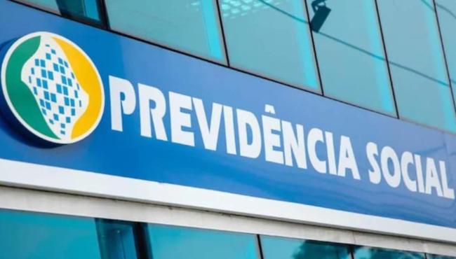 INSS começa a pagar 13º salário a novos segurados que recebem mais que o piso