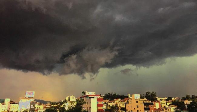 Instituto emite alerta vermelho para chuva forte em 44 municípios do ES. Veja a lista!