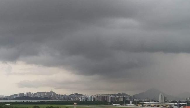 Instituto emite aviso de chuva forte para 12 cidades do ES. Saiba como fica o tempo!