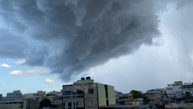 Instituto emite novo alerta de chuvas fortes para 16 cidades do ES