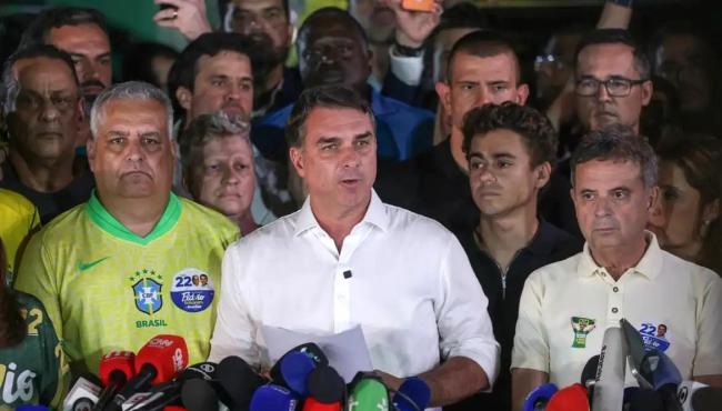 Investigações contra Flávio continuam no STF mesmo após fuga