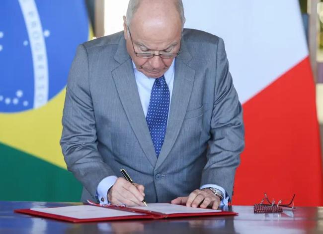 Itamaraty alerta para risco de EUA usar força militar no Brasil