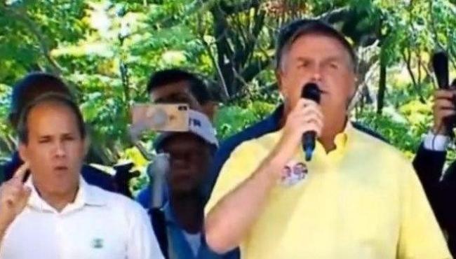 Jair Bolsonaro discursa ao lado de Zema em Minas e pede “oportunidade”