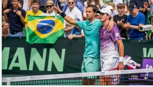 João Fonseca fica com o vice na chave de duplas do ATP 500 de Halle